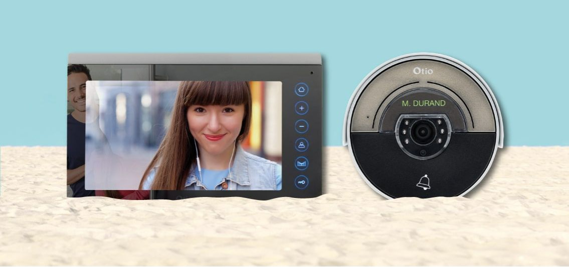 caméra de surveillance et visiophone pour départ en vacances